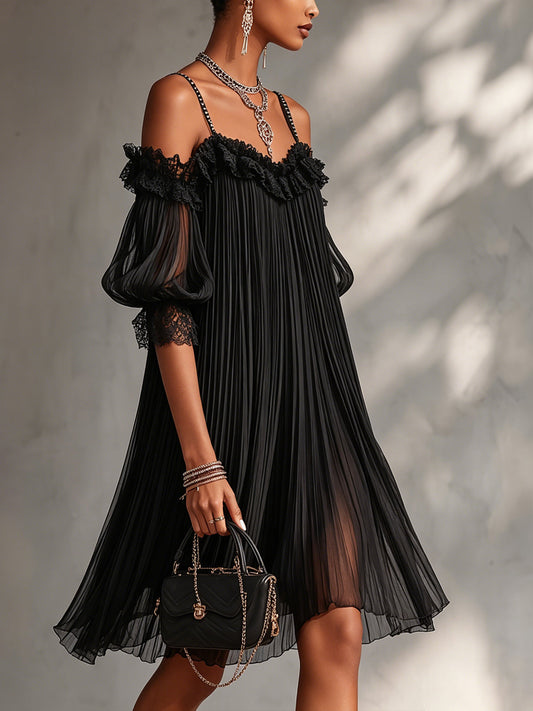 Minivestido negro plisado de gasa con hombros descubiertos y mangas con encaje