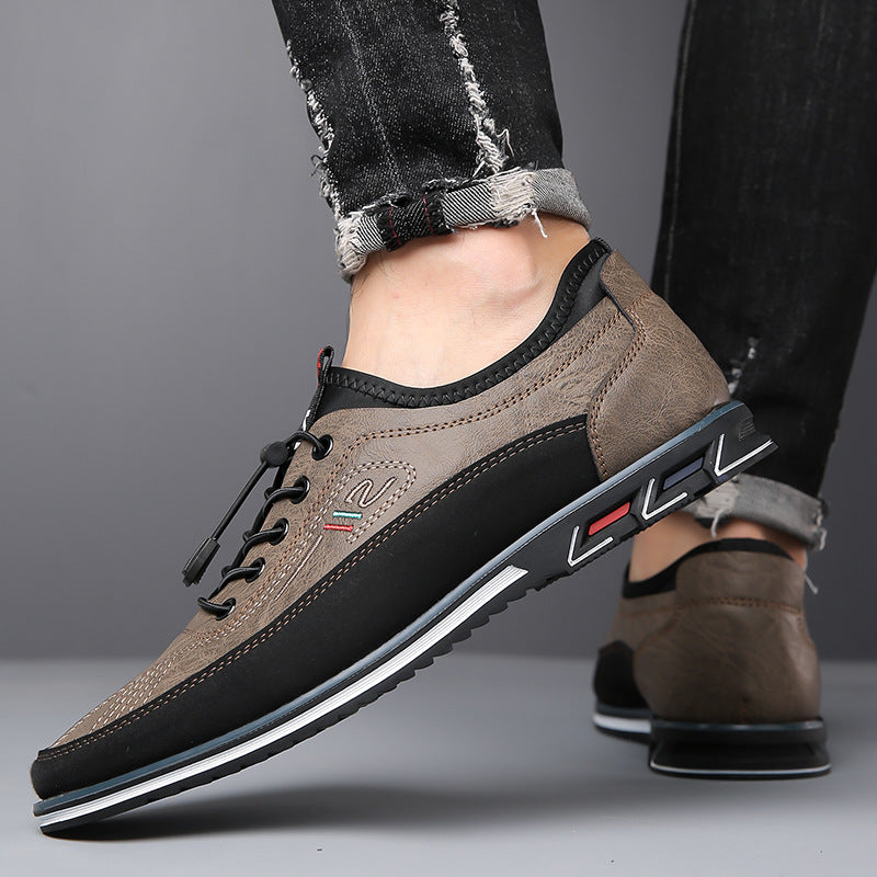 Zapato Oxford de piel marrón oscuro con cordones y suela blanca