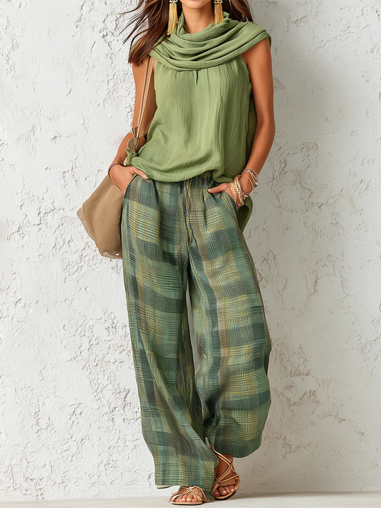 Conjunto Giulia: blusa verde sin mangas con pañuelo y pantalón fluido de cuadros